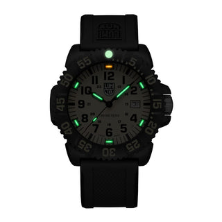Sea Lion CARBONOX™, 44 mm, G-Collection watch - X2.2055.2	, Night view with green and orange light tubes