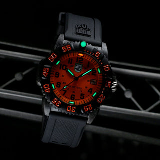 Sea Lion CARBONOX™, 37 mm, G-Collection watch - X2.2081	, UV Shot with green and orange light tubes