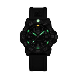 Sea Lion CARBONOX™, 37 mm, G-Collection watch - X2.2086	, Night view with green and orange light tubes