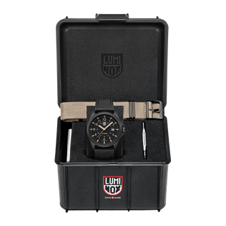 Atacama Field, 43 mm, Urban Adventure - 1970.SET, Set with additional strap and strap changing tool