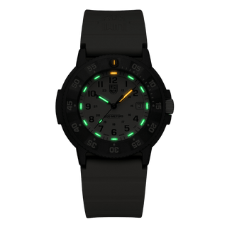 Original Navy SEAL, 43 mm, Dive Watch - 3010.EVO.S	, Night view with green and orange light tubes