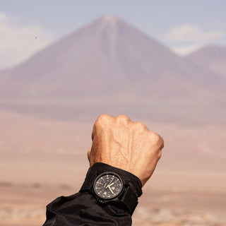 Atacama Field, 43 mm, Urban Adventure - 1970.SET, Mood image with wrist watch worn