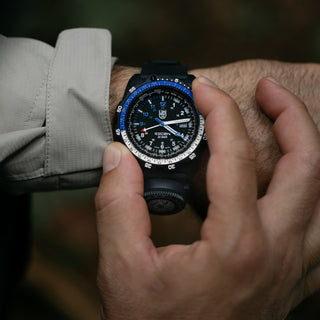 RECON Nav Spec, 46 mm, Outdoor Explorer Watch - 8833	,Mood image with wrist watch worn