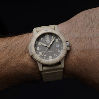 Leatherback SEA Turtle, 44 mm, Outdoor Watch - 0326	,Mood image with wrist watch worn