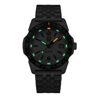 Pacific Diver, 39 mm, Diver Watch, 3126M, Night view with green and orange light tubes