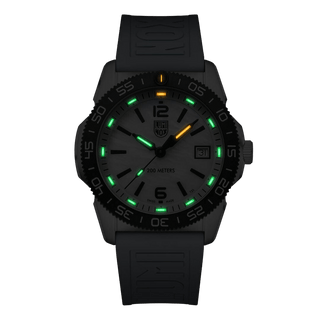Pacific Diver, 39 mm, Diver Watch, 3124M, Night view with green and orange light tubes