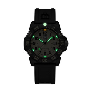 Sea Lion CARBONOX™, 37 mm, G-Collection watch - X2.2076	, Night view with green and orange light tubes