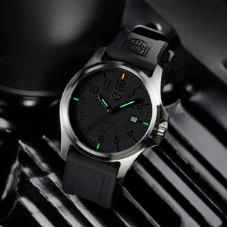 Patagonia Steel, 43 mm, G-Collection watch - X2.2504	, UV Shot with green and orange light tubes