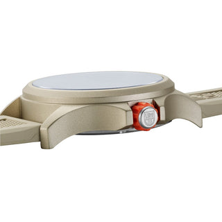Bear Grylls Survival Land, 43 mm, Outdoor Explorer Watch - 3717	,Side view with crown and strap