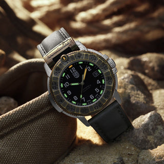Luminox Adventure Watch, 43 mm	,UV Shot with green and orange light tubes