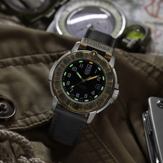Luminox Adventure Watch, 43 mm	,UV Shot with green and orange light tubes