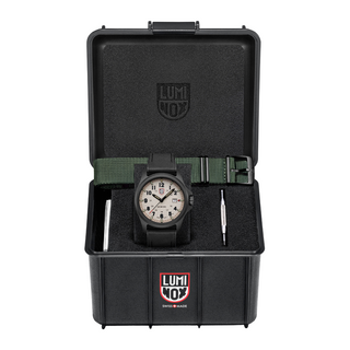 Atacama Field, 43 mm, Urban Adventure - 1971.SET	Set with additional strap and strap changing tool