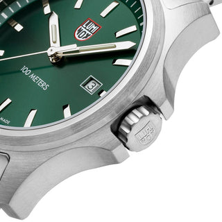 Dress Field, 43 mm, Sport Watch - 2537	,Detail view with focus on the bezel and crown