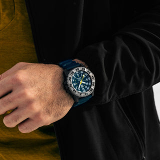 MIL-SPEC inspired, 46 mm, Military Watch - 3355.SET, Mood image with wrist watch worn