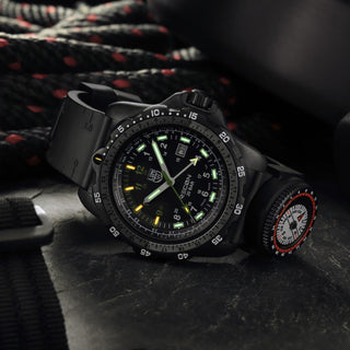 RECON Nav Spec, 46 mm, Outdoor Explorer Watch - 8837.SET	,UV Shot with green and orange light tubes