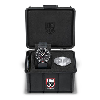 Navy SEAL Original, 43 mm, Heritage Dive Watch - 3001.H.SET, Front View with the Challenge coin