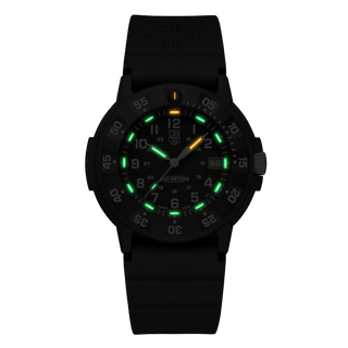 Original Navy SEAL, 43 mm, Dive Watch - 3013.EVO.S	, Night view with green and orange light tubes