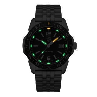 Pacific Diver, 39 mm, Diver Watch, 3122MA, Night view with green and orange light tubes