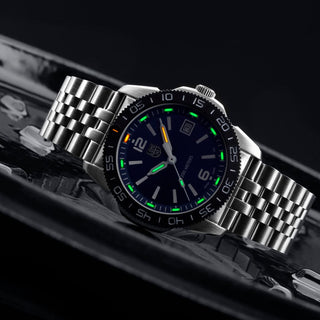 Pacific Diver, 39 mm, Diver Watch, 3123M.SET.1, UV Shot with green and orange light tubes