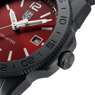 Pacific Diver, 44 mm, Dive Watch - 3135.B	,Detail view with focus on the bezel and crown