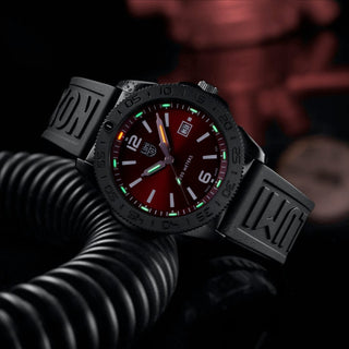 Pacific Diver, 44 mm, Dive Watch - 3135.B	,UV Shot with green and orange light tubes
