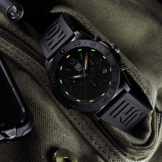 Pacific Diver Chronograph, 44 mm, Diver Watch - 3141.BO.1.SET, UV Shot with green and orange light tubes