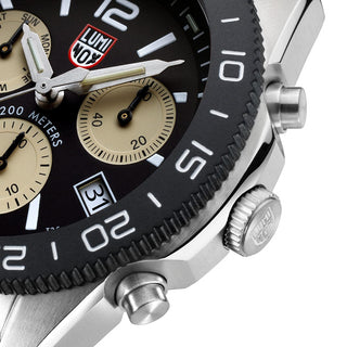 Pacific Diver Chronograph, 44 mm, Diver Watch - 3154	, Detail view with focus on the bezel and crown