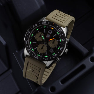 Pacific Diver Chronograph, 44 mm, Diver Watch - 3152	, UV Shot with green and orange light tubes