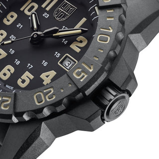 Navy SEAL, 45 mm, Military Dive Watch - 3510	,Detail view with focus on the bezel and crown