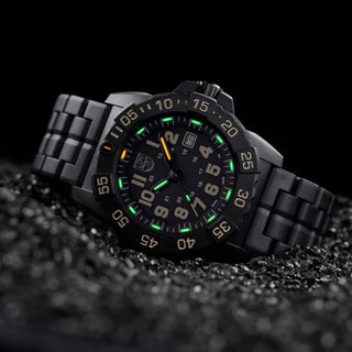 Navy SEAL, 45 mm, Military Dive Watch - 3510	,UV Shot with green and orange light tubes
