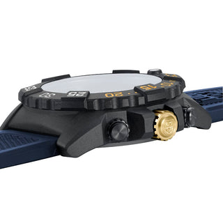 Red Bull Racing Limited Edition, 45 mm, Military Dive Watch - 3581.ARB.N	,Side view with crown and strap