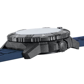 Red Bull Racing Limited Edition, 45 mm, Outdoor Watch - 3863.ARB	,Side view with crown and strap