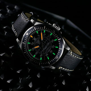 Air Automatic Constellation, 42 mm, Pilot Watch - 9601, UV Shot with green and orange light tubes