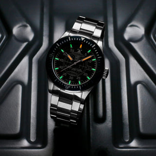 Air Automatic Constellation, 42 mm, Pilot Watch - 9601.M, UV Shot with green and orange light tubes