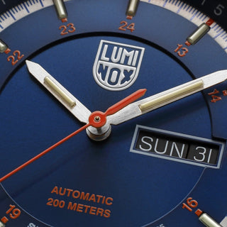 Atacama Field Automatic, 44 mm, Urban Adventure - 1903, Detail view of the watch dial 