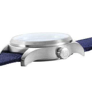 Atacama Field Automatic, 44 mm, Urban Adventure - 1903, Side view with crown and textile strap