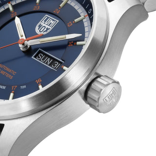 Atacama Field Automatic, 44 mm, Urban Adventure - 1904,  Detail view with focus on the stainless steel case and screw in crown 