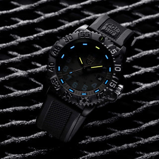 Navy SEAL, 44 mm, Military Dive Watch - 3051.GO.NSF, UV Shot with blue and yellow light tubes