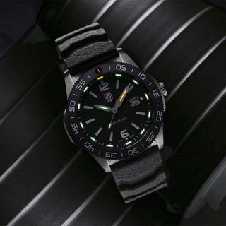 Pacific Diver, 44 mm, Dive Watch - 3121, UV Shot with green and orange light tubes