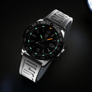 Pacific Diver, 44 mm, Diver Watch - 3121.WF, UV shot with green and orange light tubes