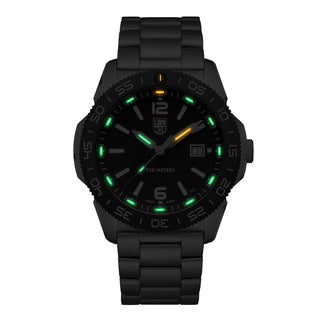 Pacific Diver, 44 mm, Dive Watch - 3122, Night view with green and orange light tubes