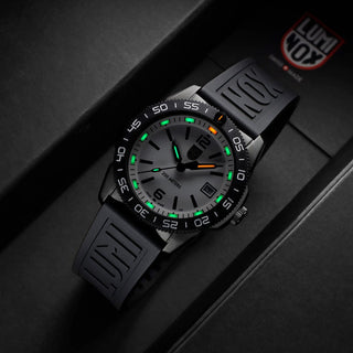 Pacific Diver, 39 mm, Diver Watch, 3127M, UV Shot with green and orange light tubes