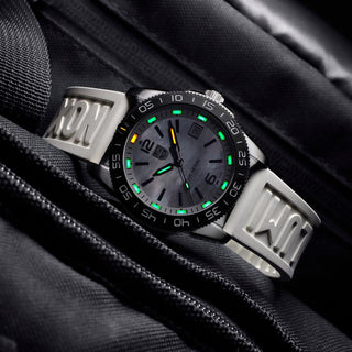 Pacific Diver, 39 mm, Diver Watch, 3128.M.SET, UV Shot with green and orange light tubes