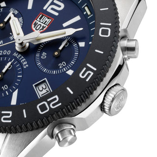 Pacific Diver Chronograph, 44 mm, Diver Watch - 3144, Detail view with focus on the diving bezel and screw in crown 
