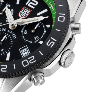 Pacific Diver Chronograph, 44 mm, Diver Watch - 3157.NF, Detail view with focus on the diving bezel and screw in crown