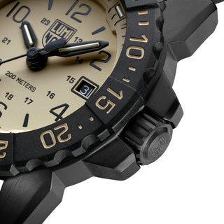 Navy Seal Foundation, 45 mm, Military / Diver Watch - 3251.CBNSF.SET, Detail view with focus on the bezel and screw in crown 