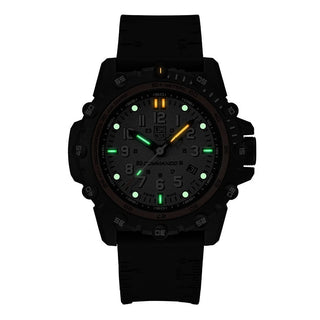 Commando Frogman, 46 mm, Military Dive Watch - 3301, Night view with green and orange light tubes