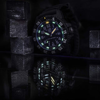 Master Carbon SEAL, 46 mm, Military Dive Watch - 3801.L, UV Shot with green and orange light tubes
