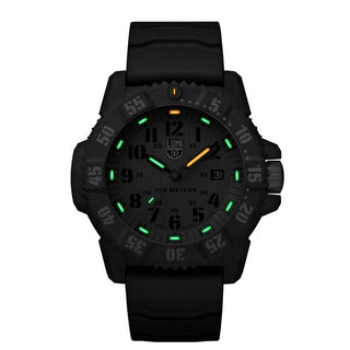 Master Carbon SEAL, 46 mm, Military Dive Watch - 3813.L, Night view with green and orange light tubes